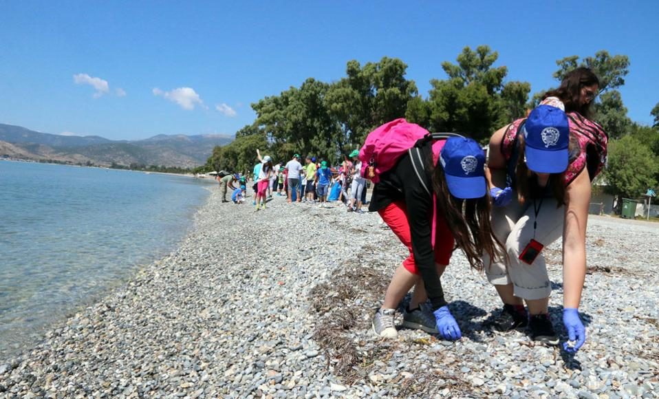 “Ευκλής” και Τρίτεκνοι καθαρίζουν την παραλία Καλαμάτας στις 28/1